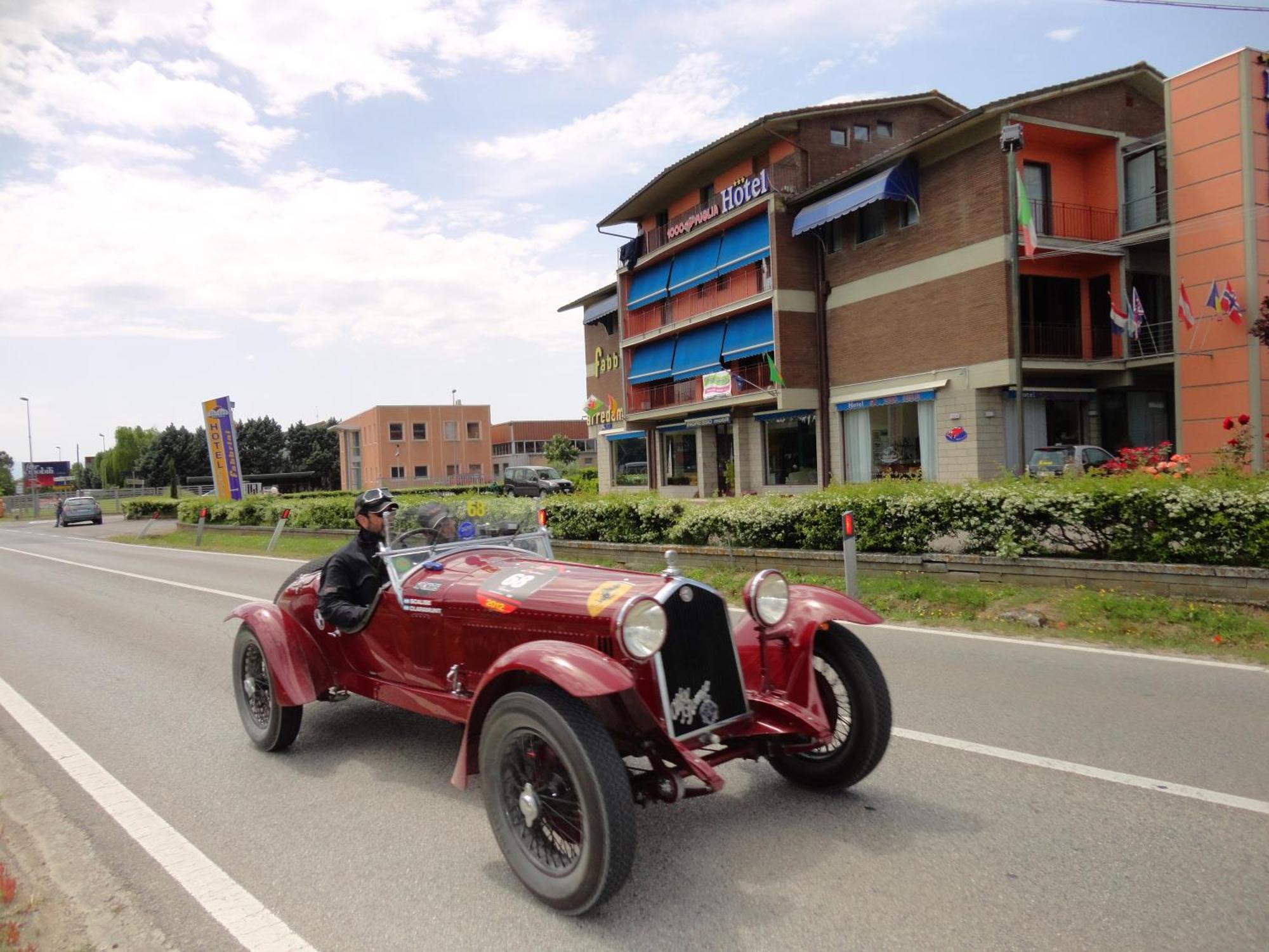 1000 Miglia Hotel Monteroni dʼArbia Exterior foto