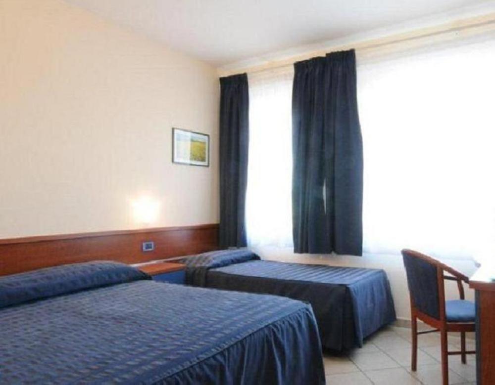 1000 Miglia Hotel Monteroni dʼArbia Exterior foto