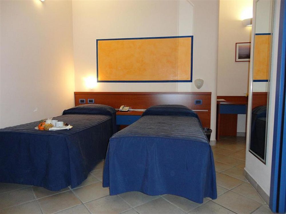 1000 Miglia Hotel Monteroni dʼArbia Exterior foto