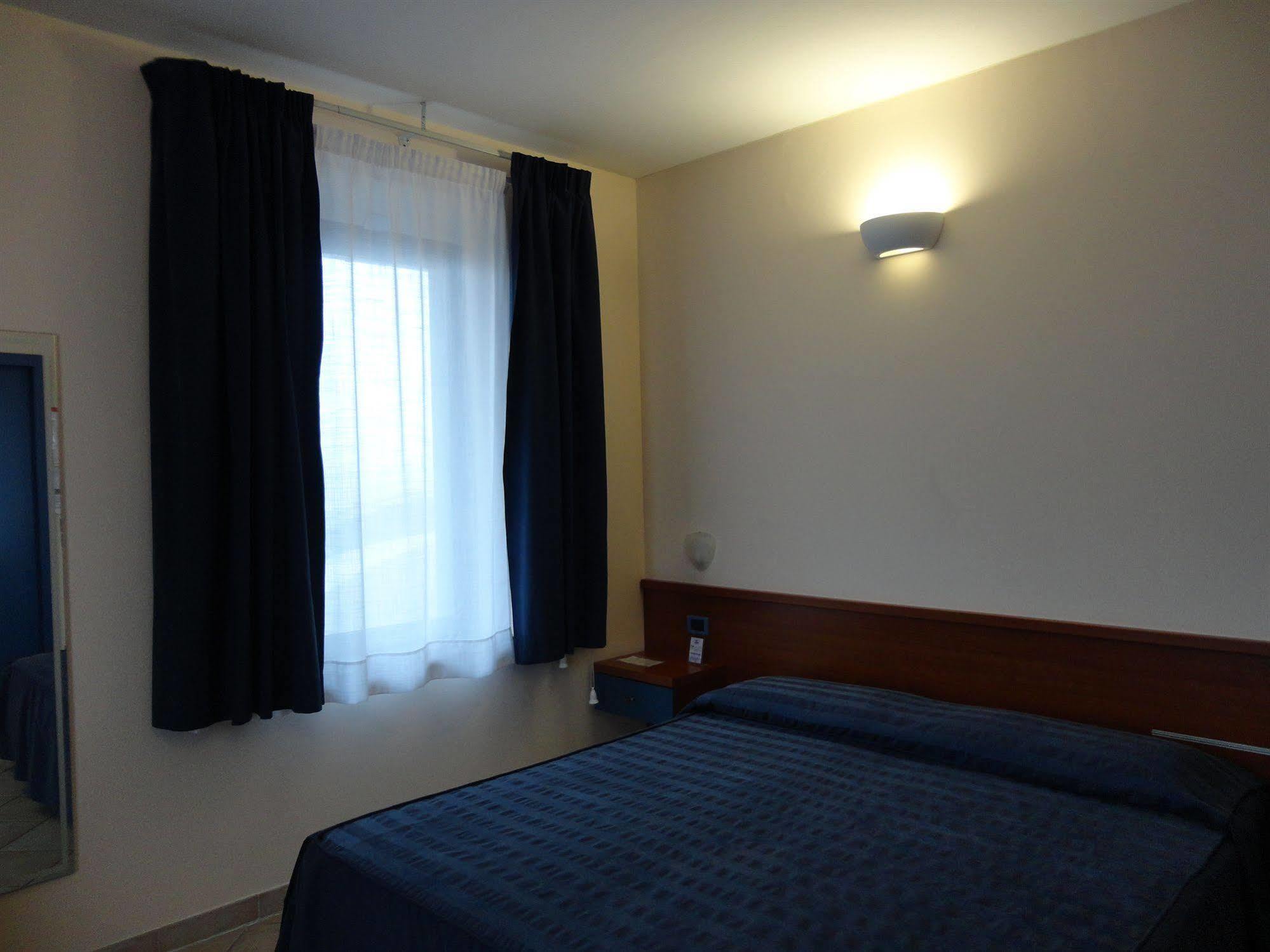 1000 Miglia Hotel Monteroni dʼArbia Exterior foto