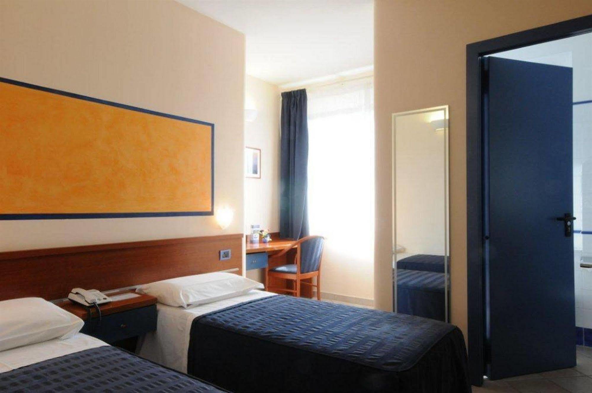 1000 Miglia Hotel Monteroni dʼArbia Exterior foto